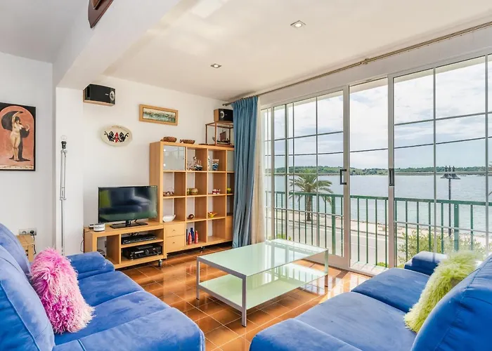 Casa Ullastre De * פורנלס